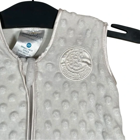 HALO SLEEPSACK Sleeveless Baby Wearable Blanket with Plush Soothing Dots - Picture 3 of 9